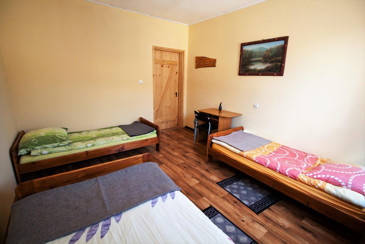 Kremenaros Hostel Ustrzyki Gorne Bagian luar foto
