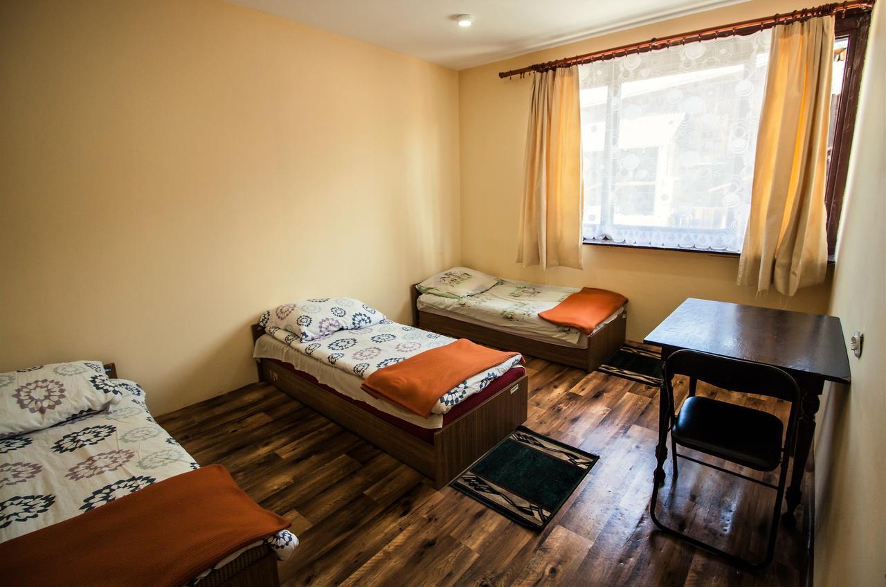 Kremenaros Hostel Ustrzyki Gorne Bagian luar foto