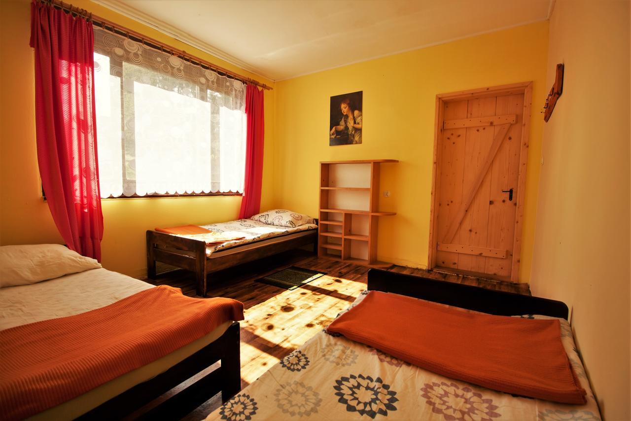 Kremenaros Hostel Ustrzyki Gorne Bagian luar foto