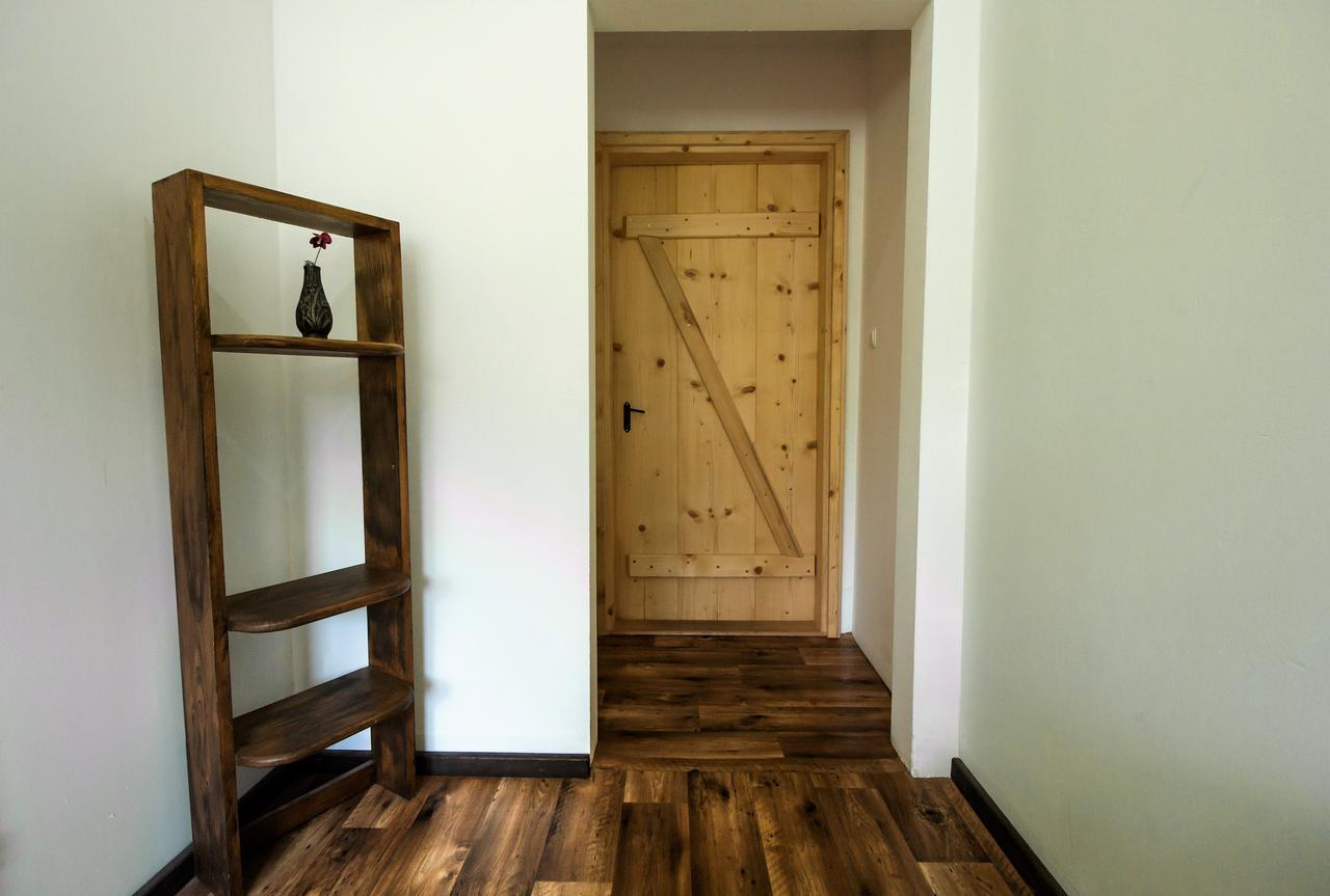 Kremenaros Hostel Ustrzyki Gorne Bagian luar foto
